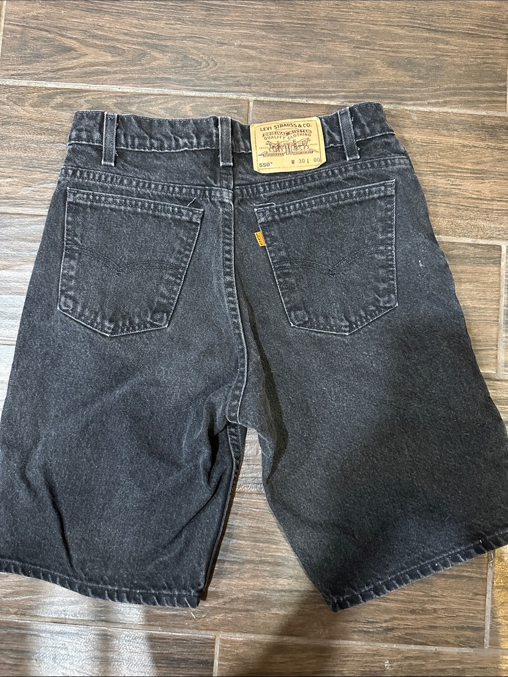 Levi's 550 orange tab Black Washed Denim Men's Shorts size 30 vintage 90s